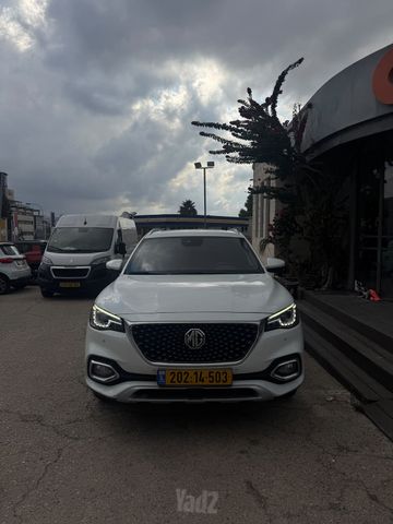 מודעת רכב אם ג'י EHS PHEV