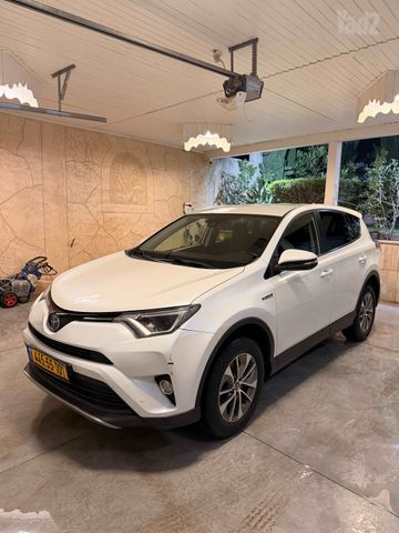 מודעת רכב טויוטה RAV4