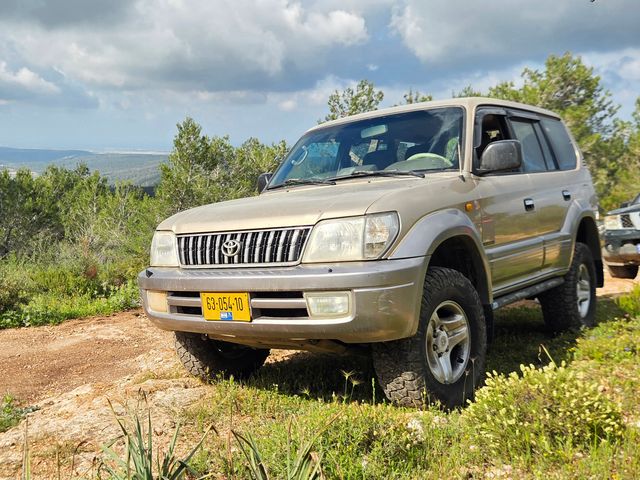לנד קרוזר Luxury אוט׳ דיזל 8 מק 5 דל 3.0 (163 כ״ס)