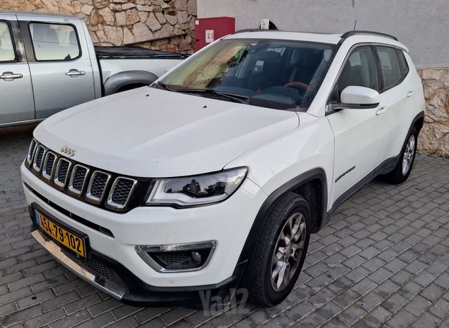 מודעת רכב ג'יפ קומפאס