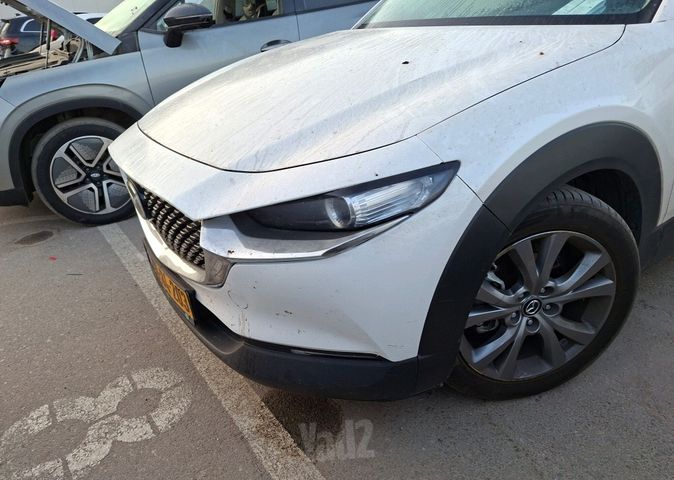 מודעת רכב מאזדה CX-30