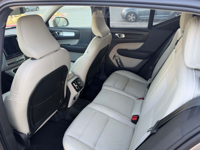 מודעת רכב וולוו XC40