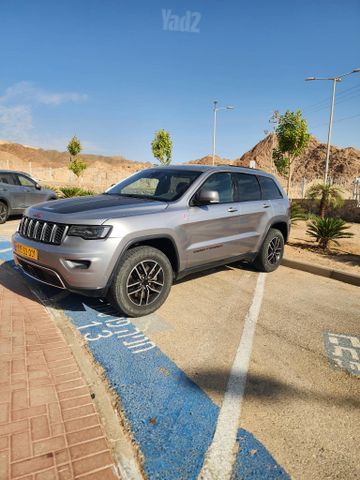 מודעת רכב ג'יפ גרנד צ'ירוקי