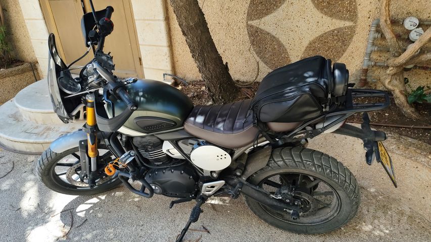 מודעת רכב טריומף Scrambler 400 X