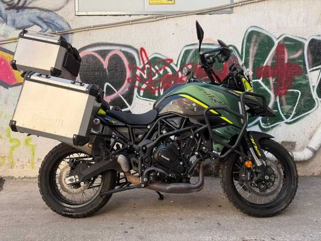 מודעת רכב בנלי TRK702X
