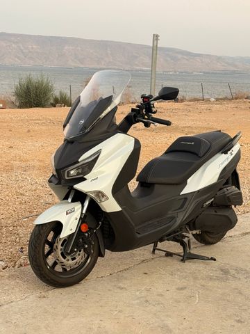 מודעת רכב סאן יאנג ג'וי-מקס Z-250