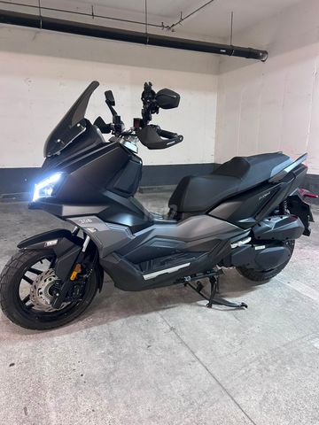 מודעת רכב סאן יאנג ADX 300