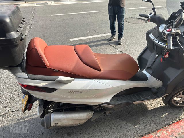 מודעת רכב פיאג'ו MP3 300