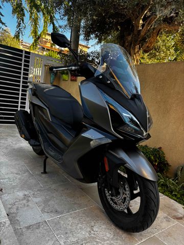 מודעת רכב קימקו דאון-טאון 350