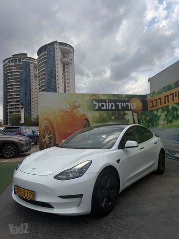 מודעת רכב טסלה מודל 3