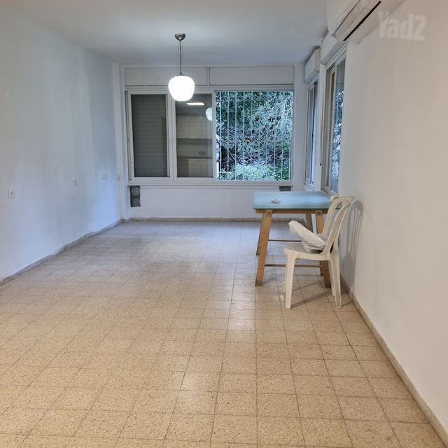 יהודה בורלא 24