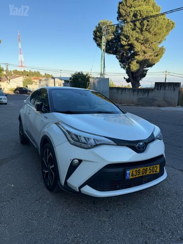 מודעת רכב טויוטה C-HR