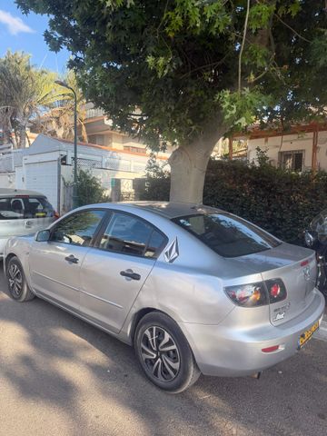 מודעת רכב מאזדה 3