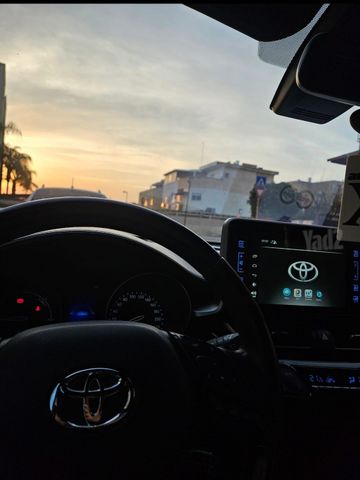 מודעת רכב טויוטה C-HR