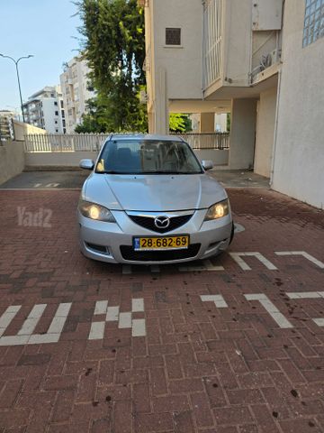 מודעת רכב מאזדה 3