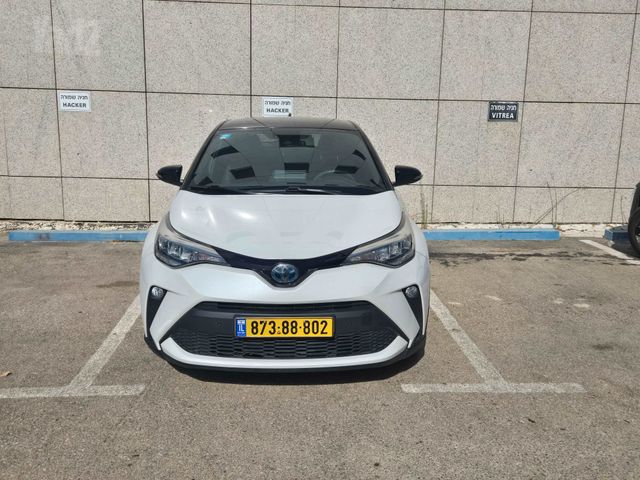 מודעת רכב טויוטה C-HR