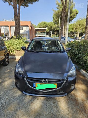 מודעת רכב מאזדה 2
