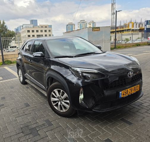 מודעת רכב טויוטה יאריס קרוס