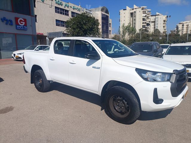 היילקס Active אוט׳ 2.4 (150 כ״ס) [2020-2026]