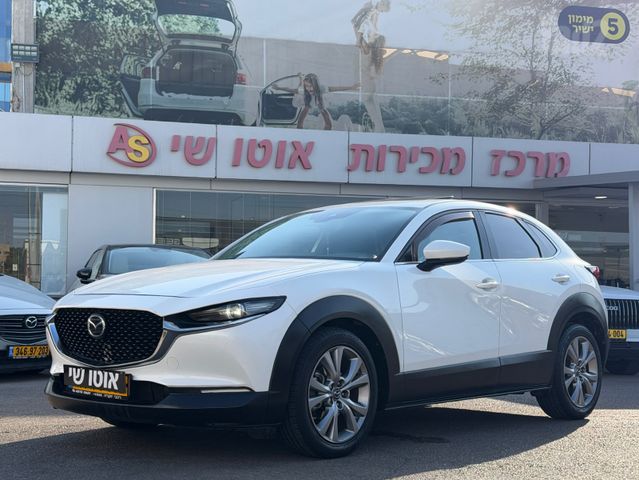 מודעת רכב מאזדה CX-30