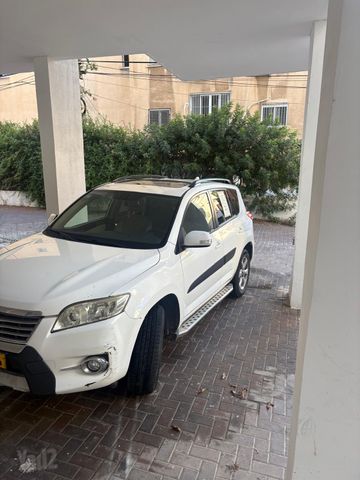 מודעת רכב טויוטה RAV4