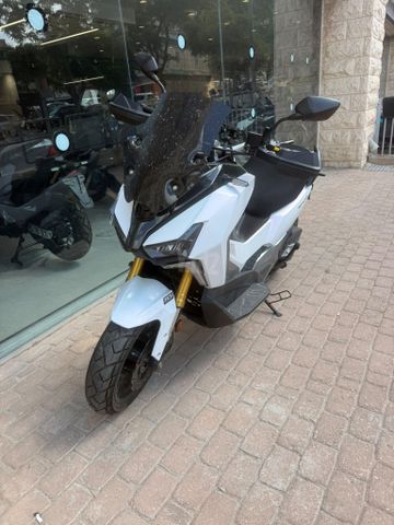 מודעת רכב סאן יאנג ADX400