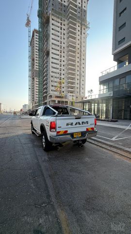 מודעת רכב דודג'