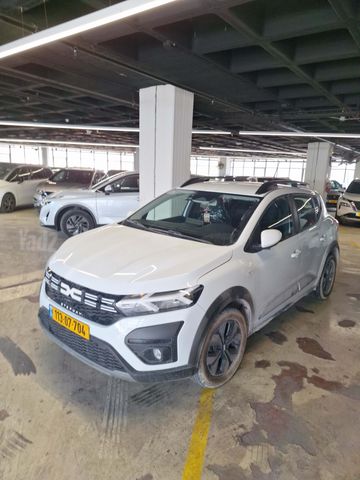 מודעת רכב דאצ'יה סנדרו Stepway