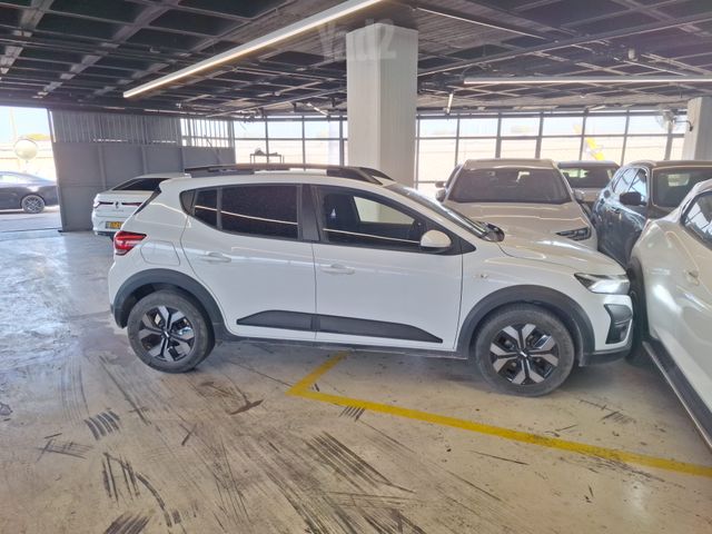 מודעת רכב דאצ'יה סנדרו Stepway