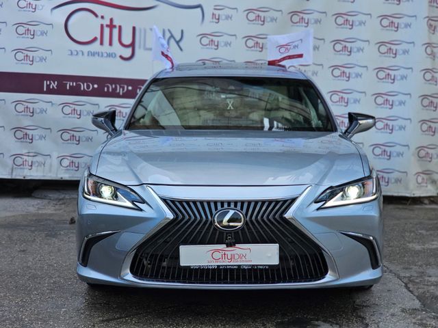 מודעת רכב לקסוס ES