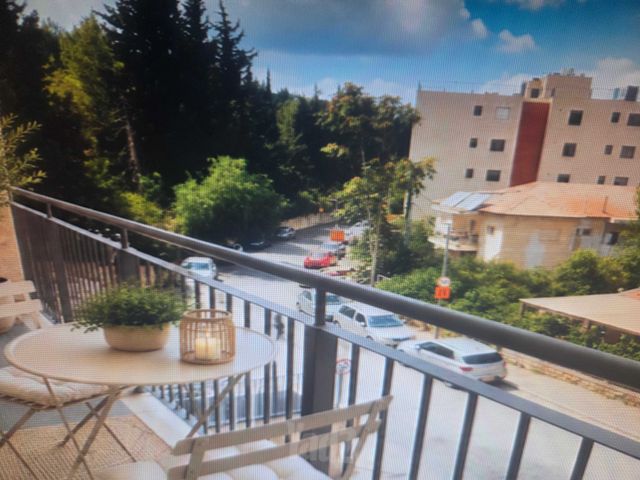 מגדים 15