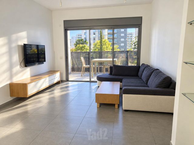 אהבת אדם 28