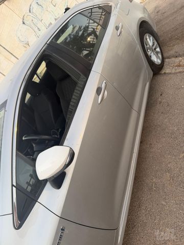 קורולה Sun היברידי אוט׳ 1.8 (98 כ״ס)