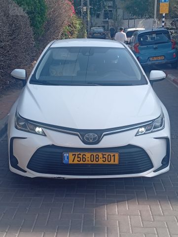 מודעת רכב טויוטה קורולה