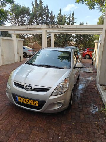 מודעת רכב יונדאי i20