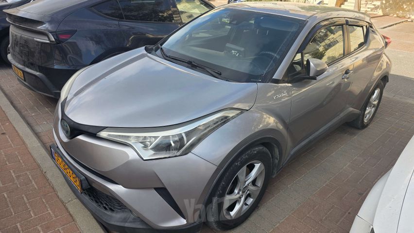 מודעת רכב טויוטה C-HR