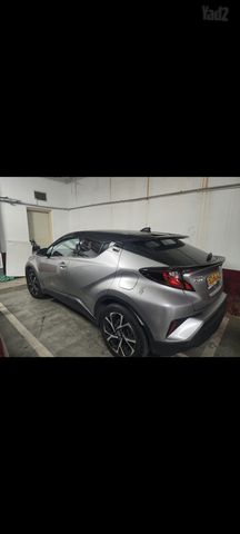 מודעת רכב טויוטה C-HR