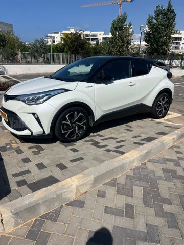 מודעת רכב טויוטה C-HR