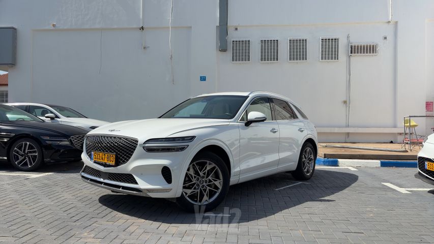 מודעת רכב ג'נסיס GV70