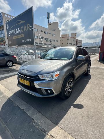 מודעת רכב מיצובישי ASX