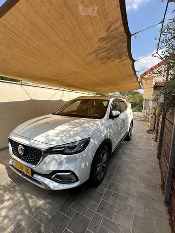 מודעת רכב אם ג'י EHS PHEV