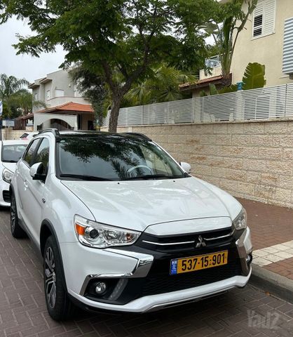 מודעת רכב מיצובישי ASX