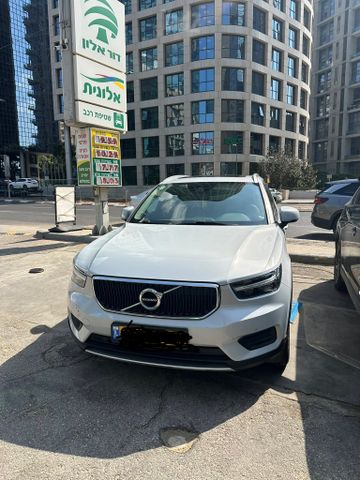 מודעת רכב וולוו XC40