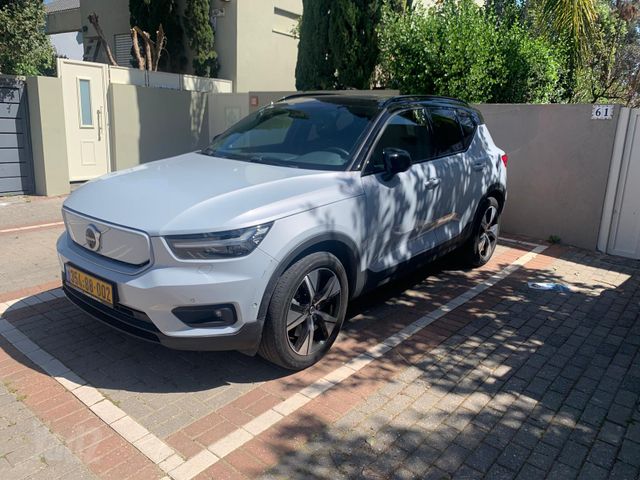 מודעת רכב וולוו XC40