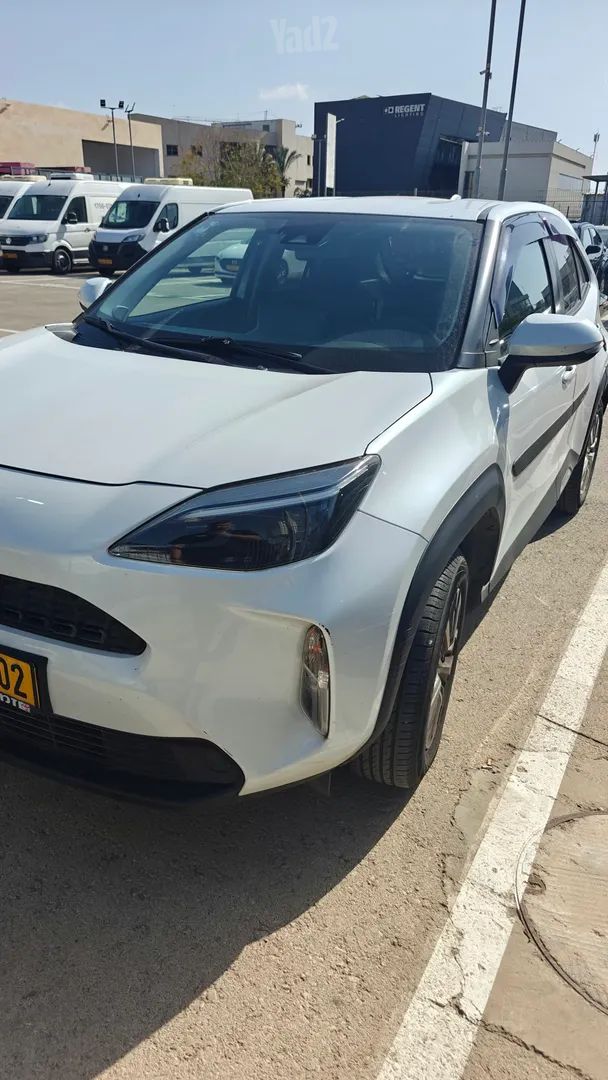 מודעת רכב טויוטה יאריס קרוס