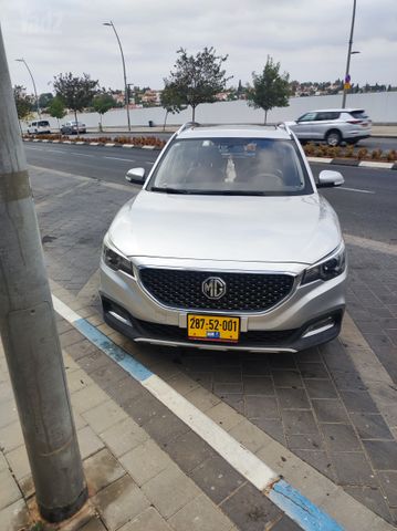 מודעת רכב אם ג'י ZS
