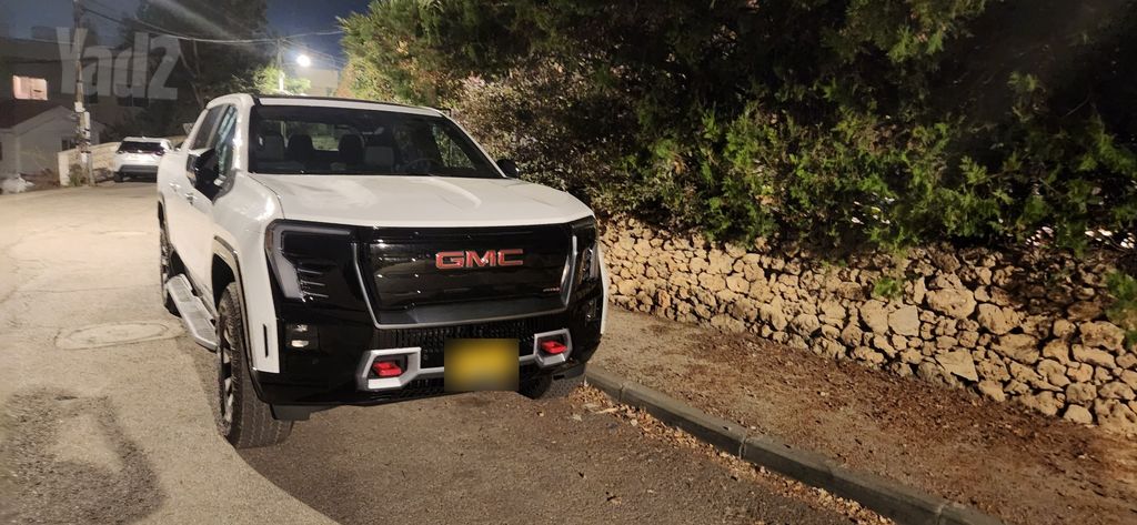 סיירה EV   Denali Max Range חשמלי אוט׳ (760 כ״ס)
