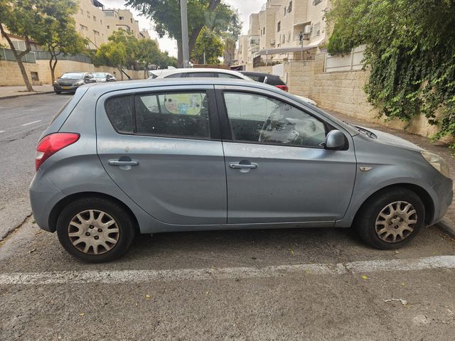 מודעת רכב יונדאי i20