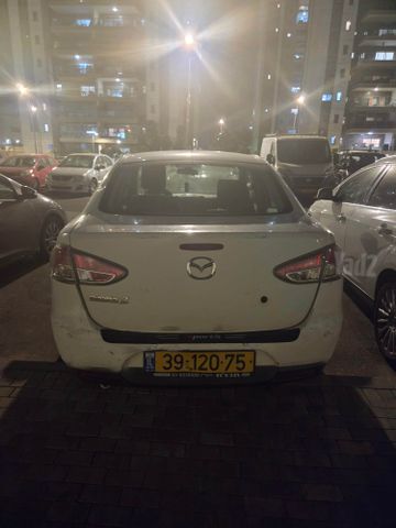 מודעת רכב מאזדה 2