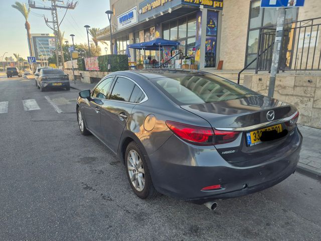 מודעת רכב מאזדה 6